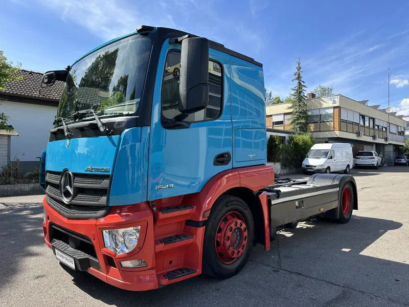 Trekker Mercedes-Benz Actros 1843 LS Autotransporter SZM EUROLOHR