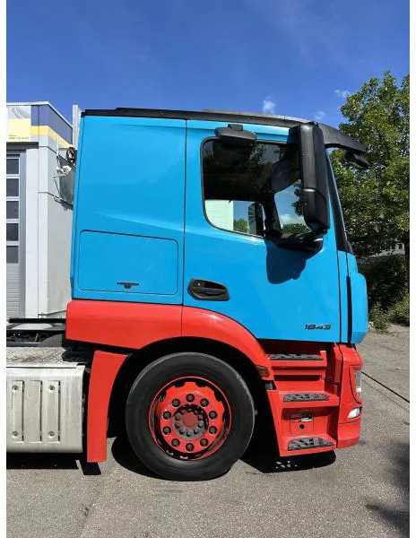 Trekker Mercedes-Benz Actros 1843 LS Autotransporter SZM EUROLOHR