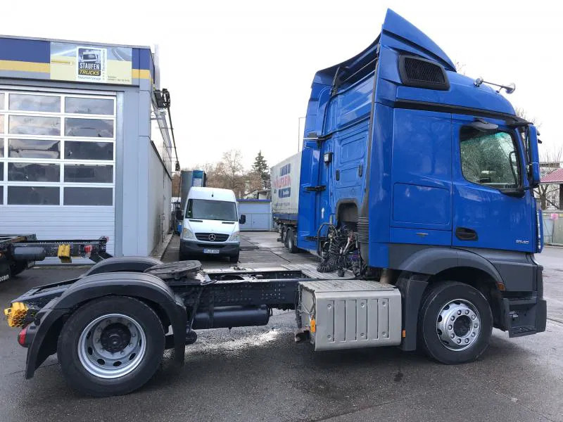 Trekker Mercedes-Benz Actros 1845 LS LOW MEGA Streamspace Intarder