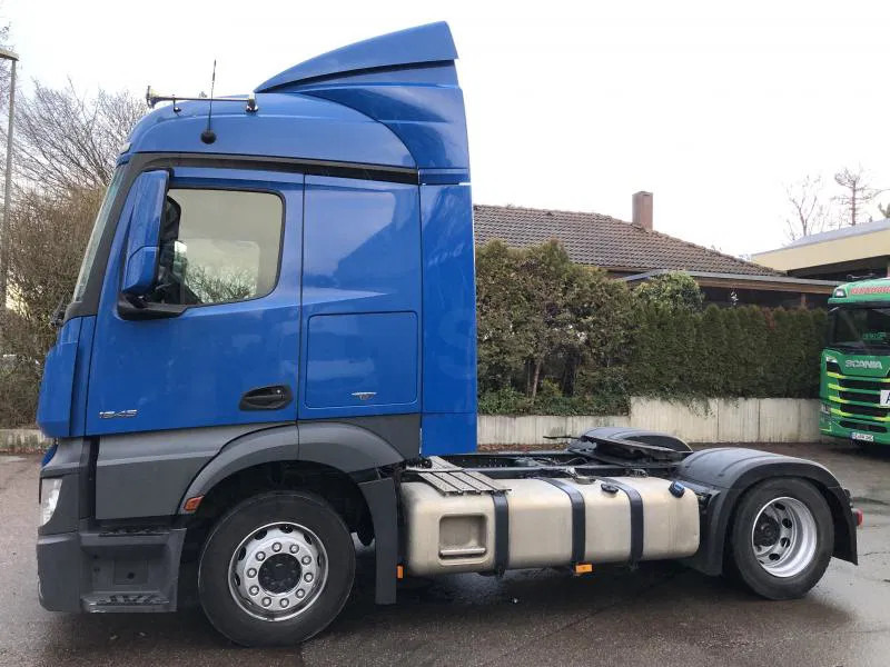 Trekker Mercedes-Benz Actros 1845 LS LOW MEGA Streamspace Intarder