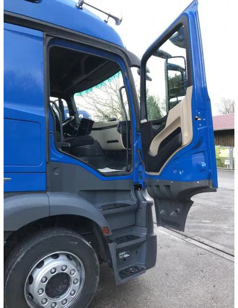 Trekker Mercedes-Benz Actros 1845 LS LOW MEGA Streamspace Intarder