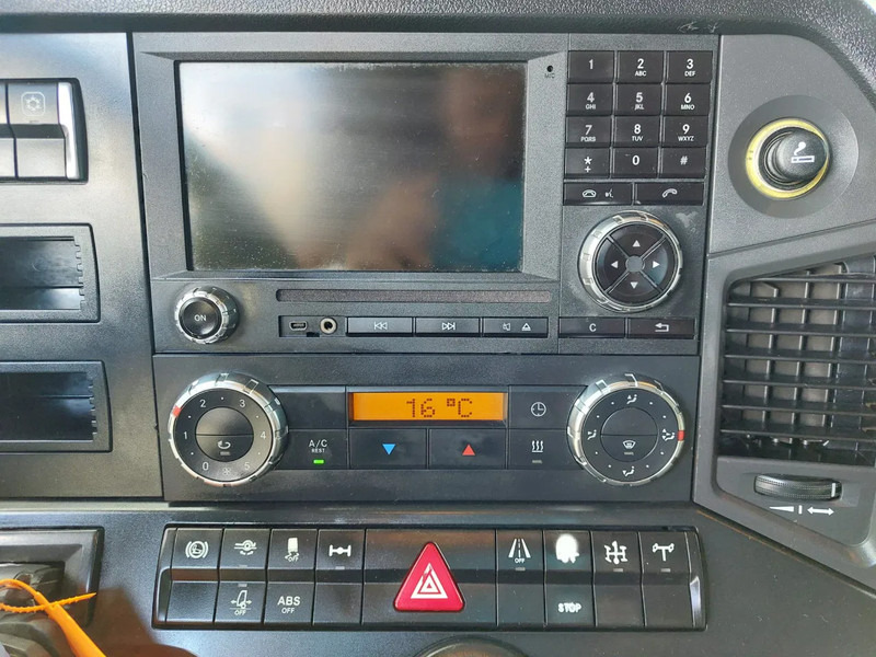 Trekker Mercedes-Benz Arocs 1848 HAD SZM 4x4 ZUG mit KEMPF 31m³ HARDOX