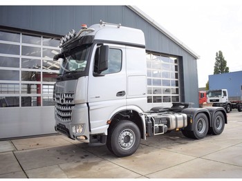 Trekker Mercedes-Benz Arocs 3358
