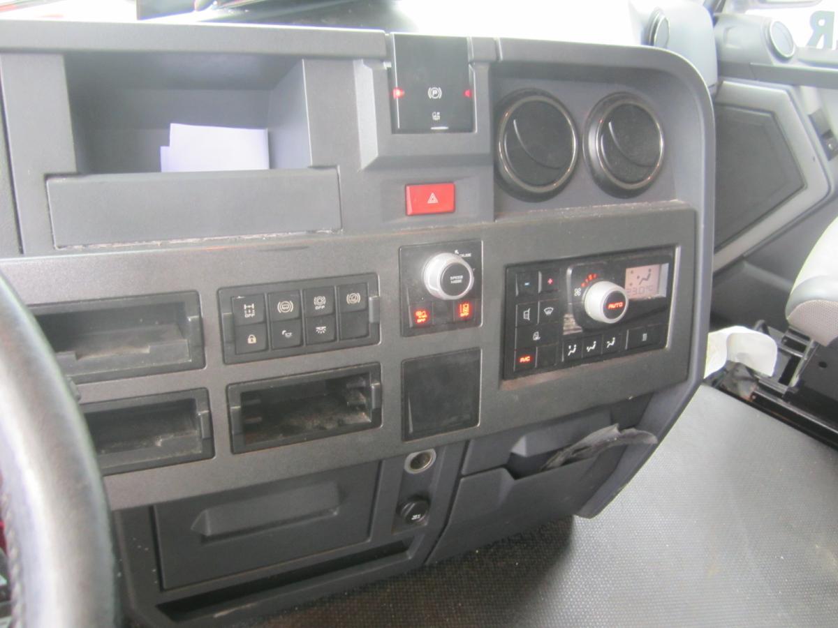 Trekker Renault Gamme T 440