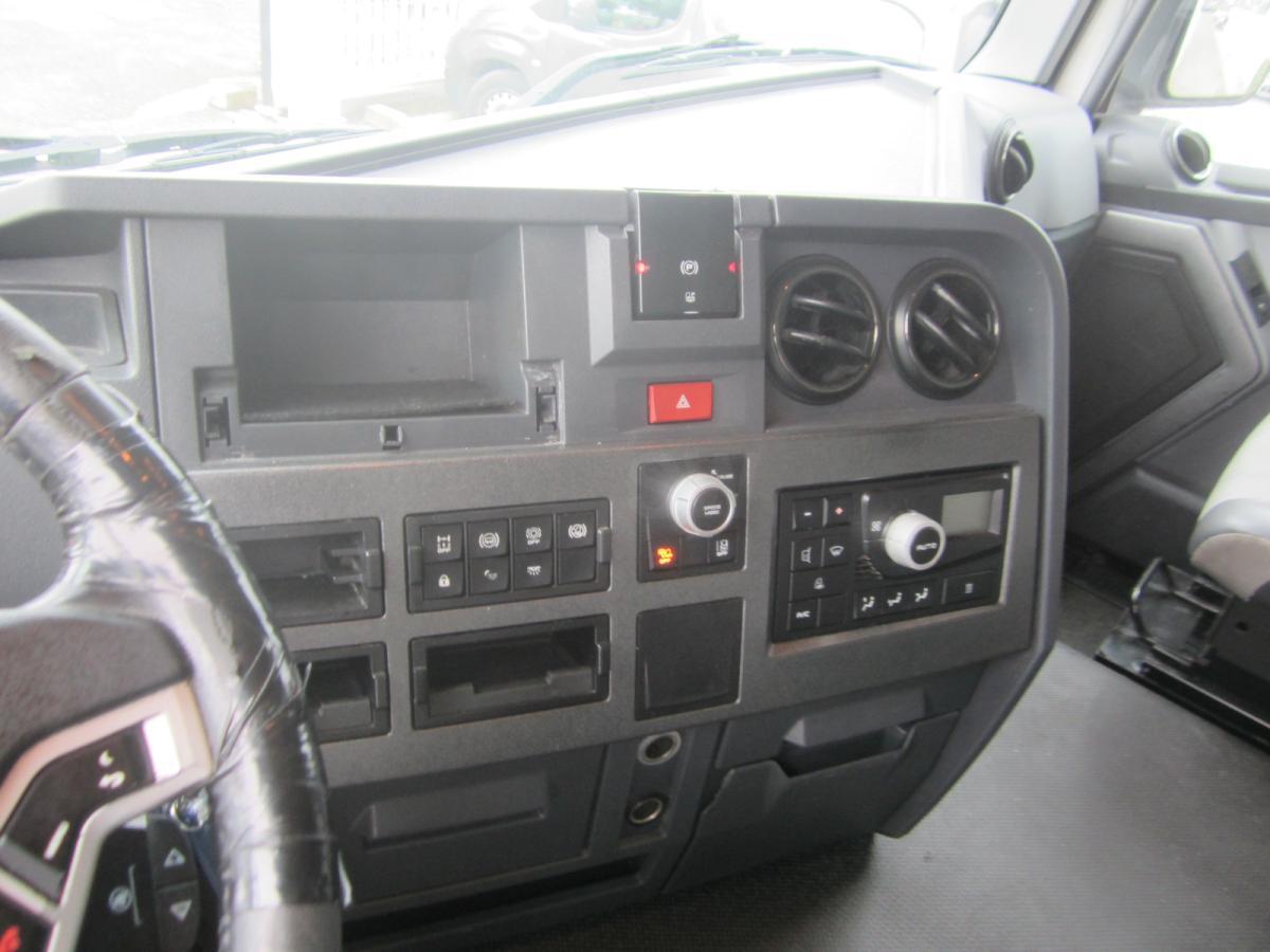 Trekker Renault Gamme T 440