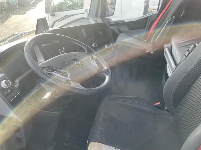 Trekker Renault Gamme T 460