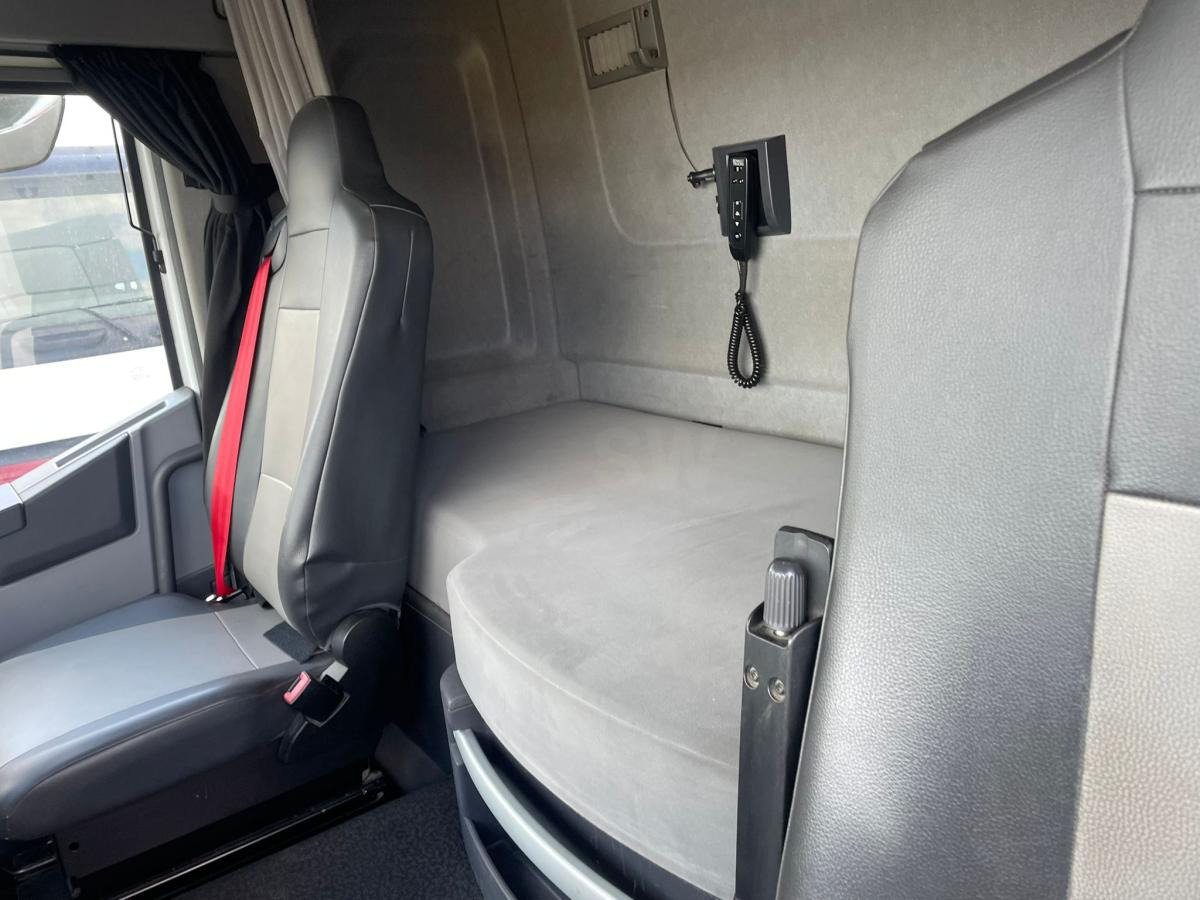 Trekker Renault Gamme T 460