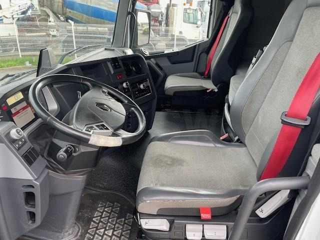 Trekker Renault Gamme T 460