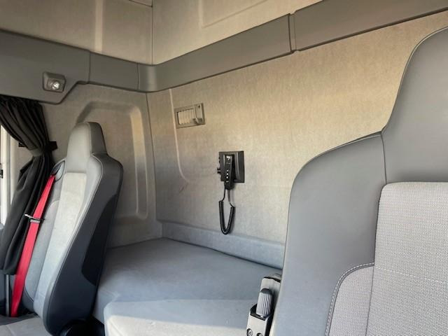 Trekker Renault Gamme T 460