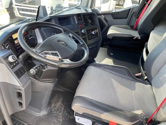 Trekker Renault Gamme T 460