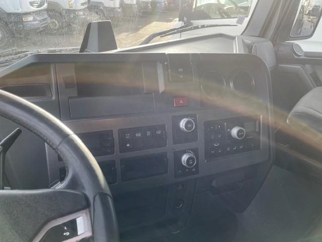 Trekker Renault Gamme T 460