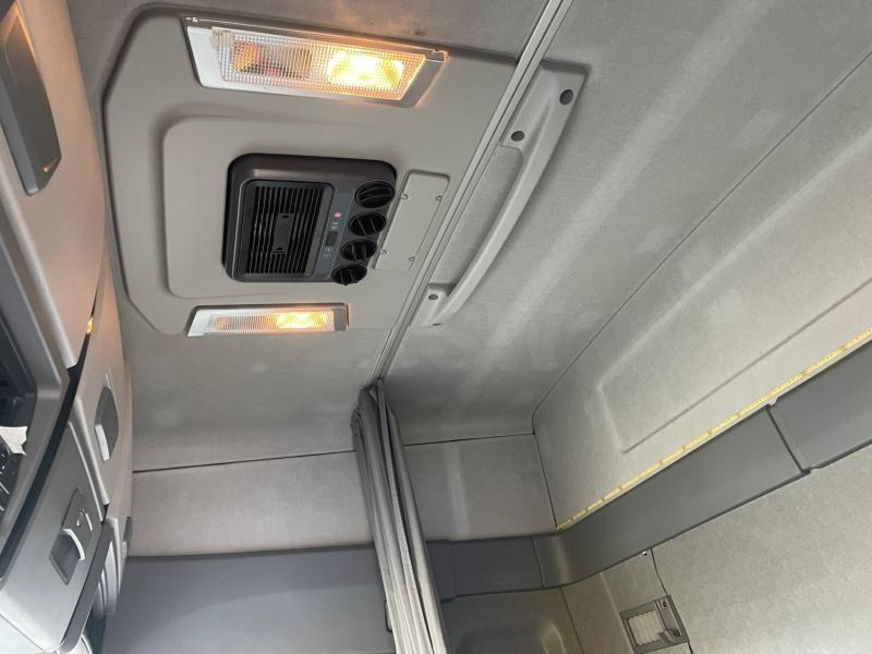 Trekker Renault Gamme T 460