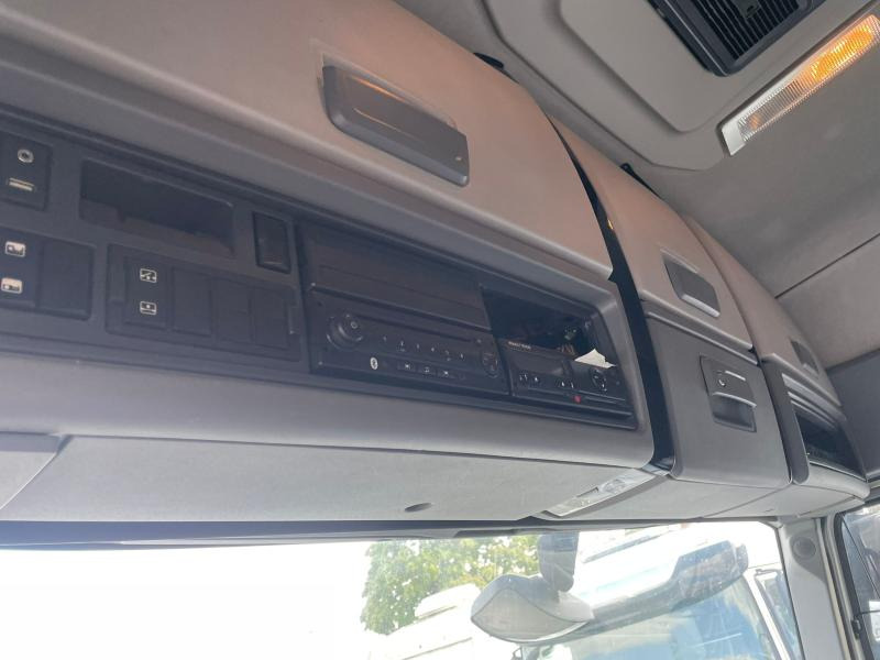 Trekker Renault Gamme T 460