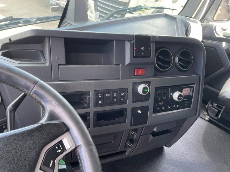 Trekker Renault Gamme T 480