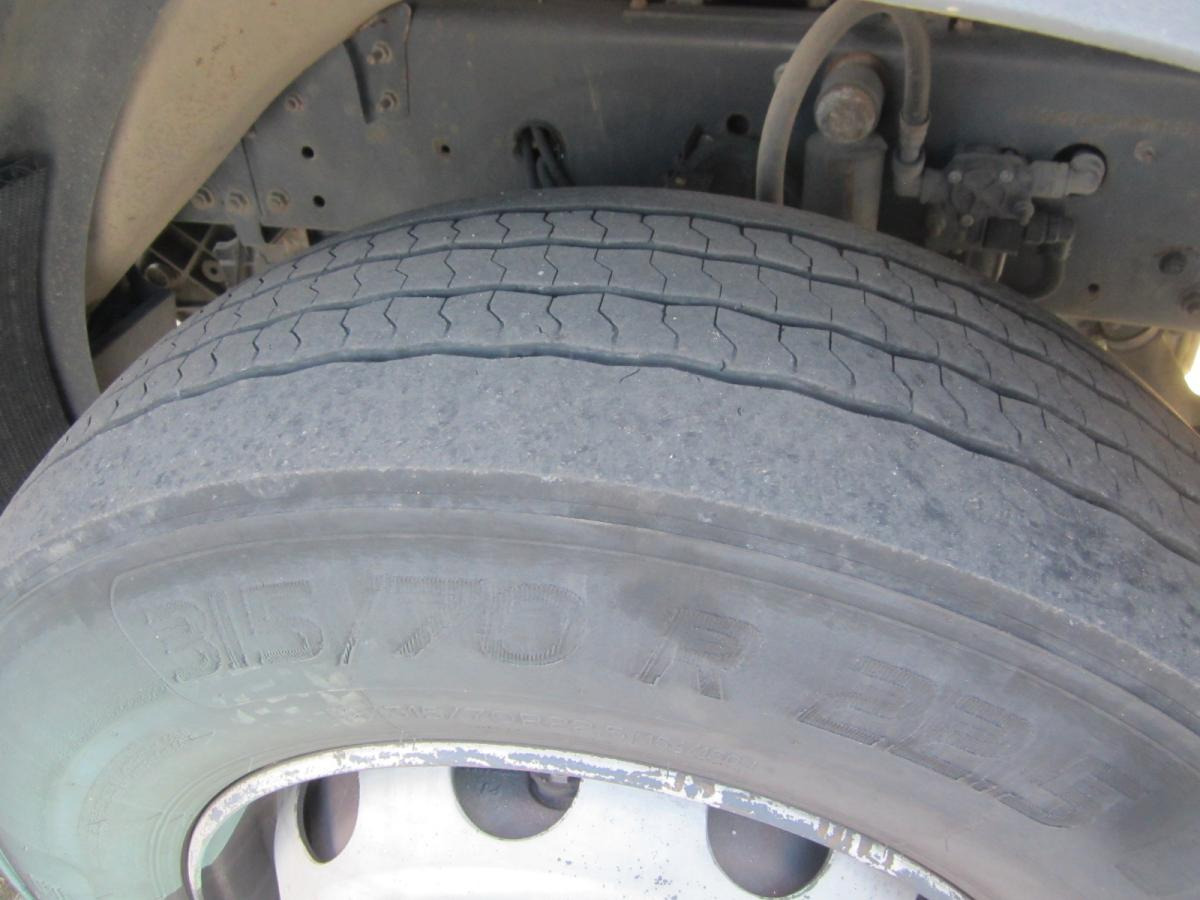 Trekker Renault Premium 410 DXI