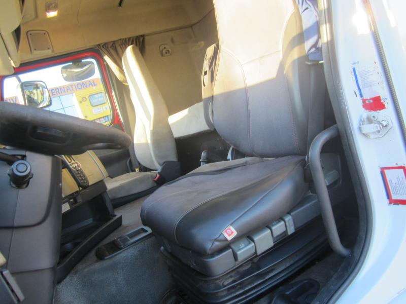 Trekker Renault Premium 450 DXI