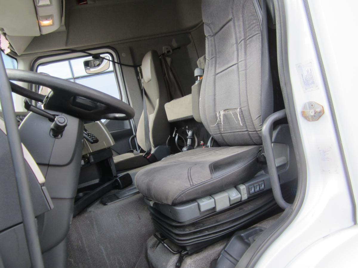 Trekker Renault Premium 460 DXI