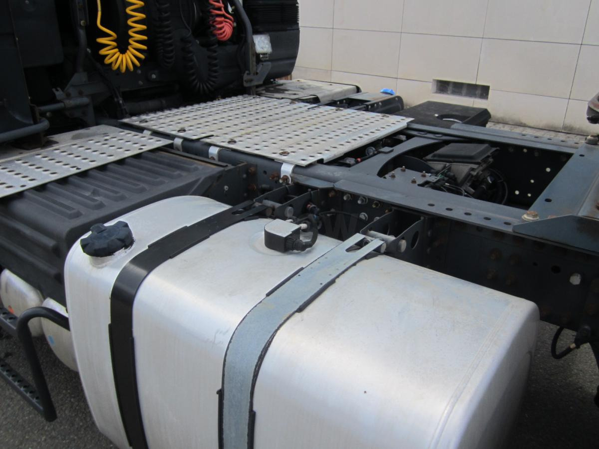 Trekker Renault Premium 460 DXI