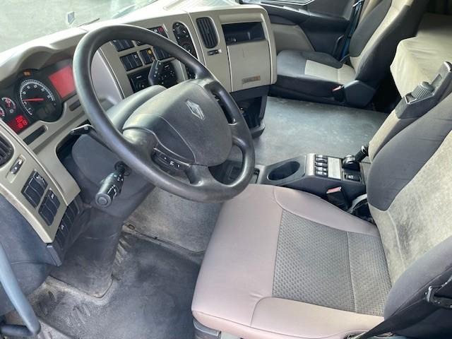 Trekker Renault Premium Lander