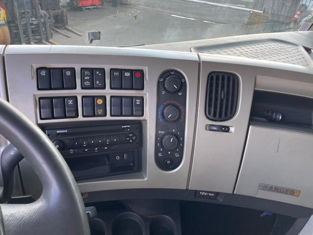 Trekker Renault Premium Lander