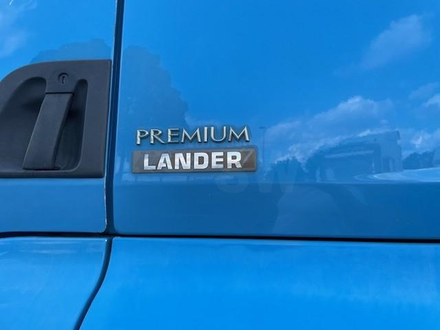Trekker Renault Premium Lander