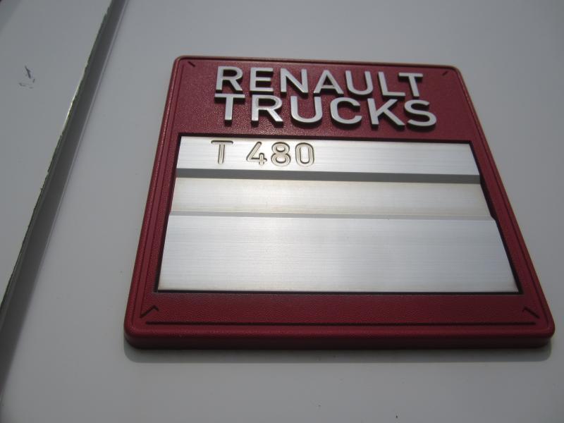 Trekker Renault T-Series 480