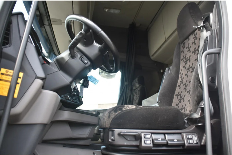 Trekker Scania R450 NGS 4x2 - RETARDER - 360 TKM - ACC - NAVI - 2 x FUEL TANKS - GOOD CONDITION -: afbeelding 4