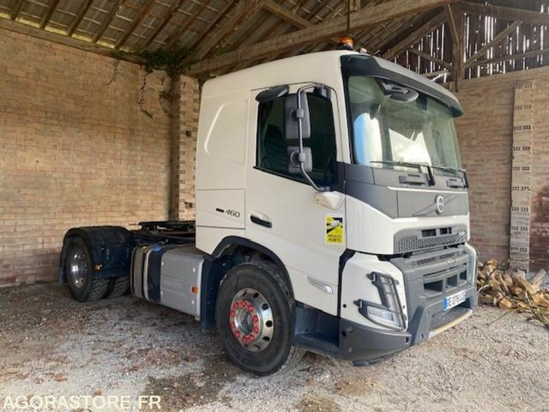 Trekker TRACTEUR VOLVO FM 460 4X2 BI CARBURATION GO+GNL 13000 KM