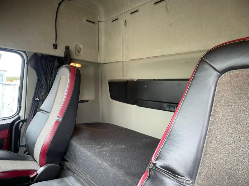 Trekker Volvo FMX 460