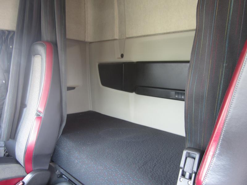 Trekker Volvo FMX 460