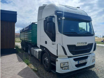 Vrachtwagen met open laadbak IVECO