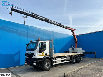 Vrachtwagen met open laadbak IVECO Trakker