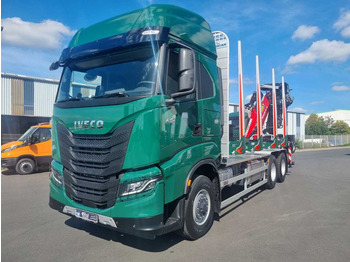 Houttransport IVECO X-WAY