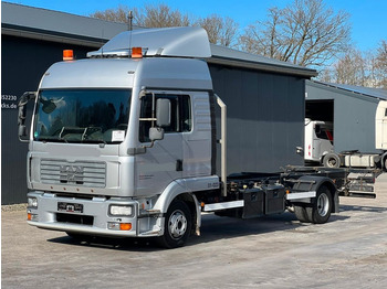 Containertransporter/ Wissellaadbak vrachtwagen MAN TGL 8.210