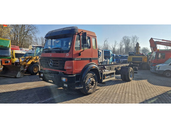 Chassis vrachtwagen MERCEDES-BENZ