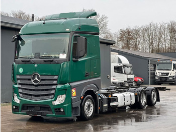 Containertransporter/ Wissellaadbak vrachtwagen MERCEDES-BENZ Actros 2536