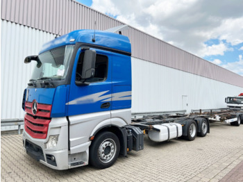 Containertransporter/ Wissellaadbak vrachtwagen MERCEDES-BENZ Actros 2542