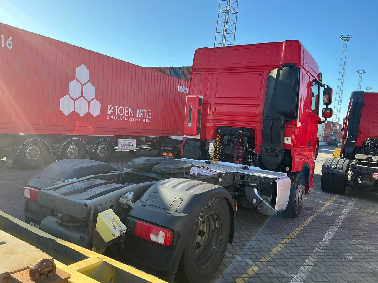 Vrachtwagen 2019 DAF XF450FT TR4X2 COM KIP TRACTOR UNIT (84113-811)