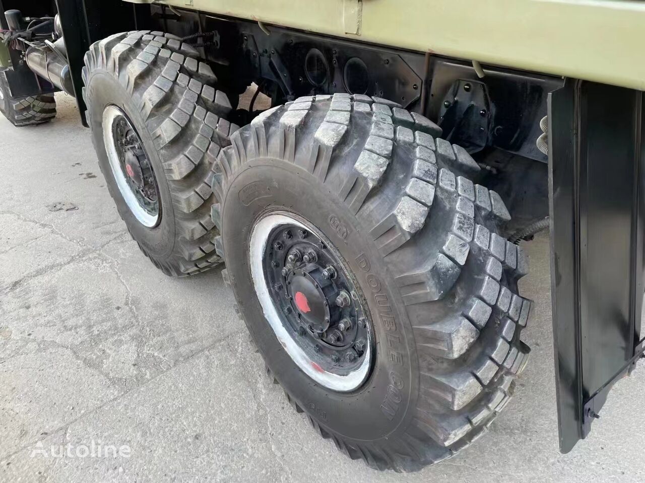 Vrachtwagen met open laadbak 6x6 all wheels drive general cargo truck: afbeelding 7