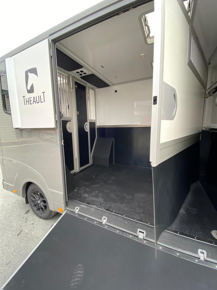 Paardenvrachtwagen, Bedrijfswagen All New Renault Master / Theault 2 Horsebox: afbeelding 15
