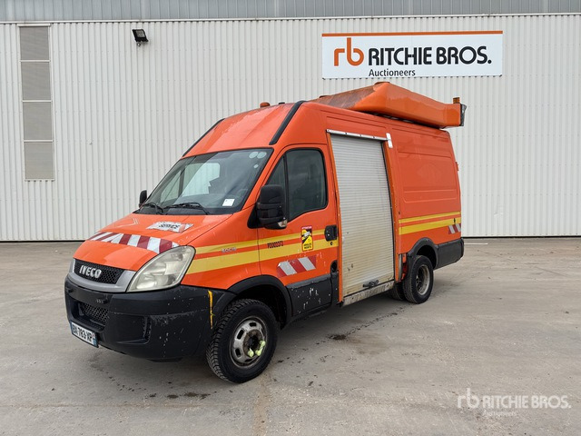 Bakwagen 2011 Iveco 50C15 4x2 Vehicule Utilitaire Van Truck