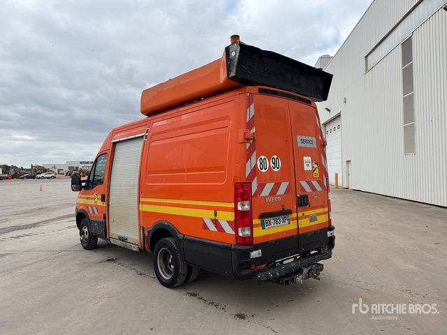 Bakwagen 2011 Iveco 50C15 4x2 Vehicule Utilitaire Van Truck