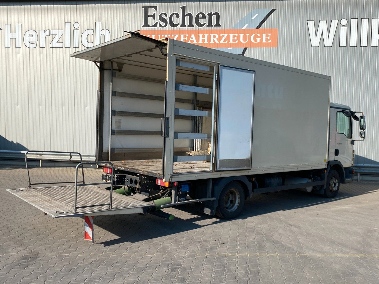 Bakwagen MAN TGL 8.150 Blatt/Blatt*5,5mKoffer*LBW*Seitentür MAN TGL 8.150 Blatt/Blatt*5,5mKoffer*LBW*Seitentür