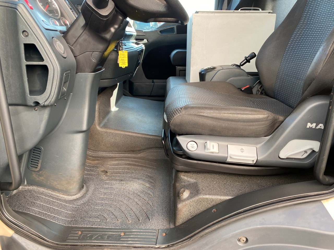 Bakwagen MAN TGL 8.150 Blatt/Blatt*5,5mKoffer*LBW*Seitentür MAN TGL 8.150 Blatt/Blatt*5,5mKoffer*LBW*Seitentür