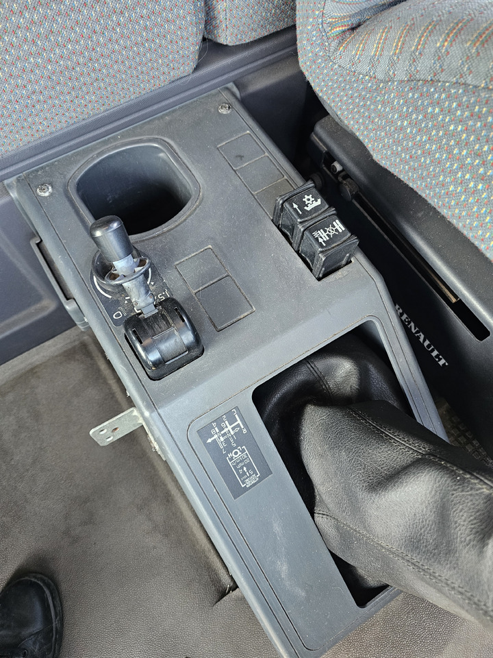 Bakwagen Renault AE380 PHASE1