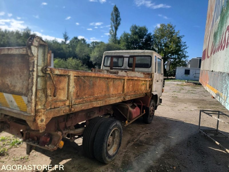 Vrachtwagen CAMION-BENNE-RENAULT-JK75-1986/181289 KM