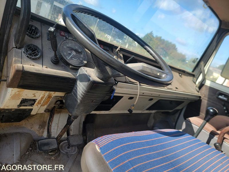 Vrachtwagen CAMION-BENNE-RENAULT-JK75-1986/181289 KM