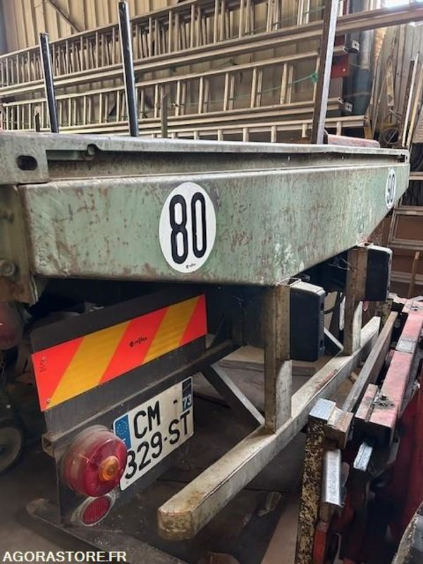 Vrachtwagen CAMION UNIC - 1974 / 82262 KM