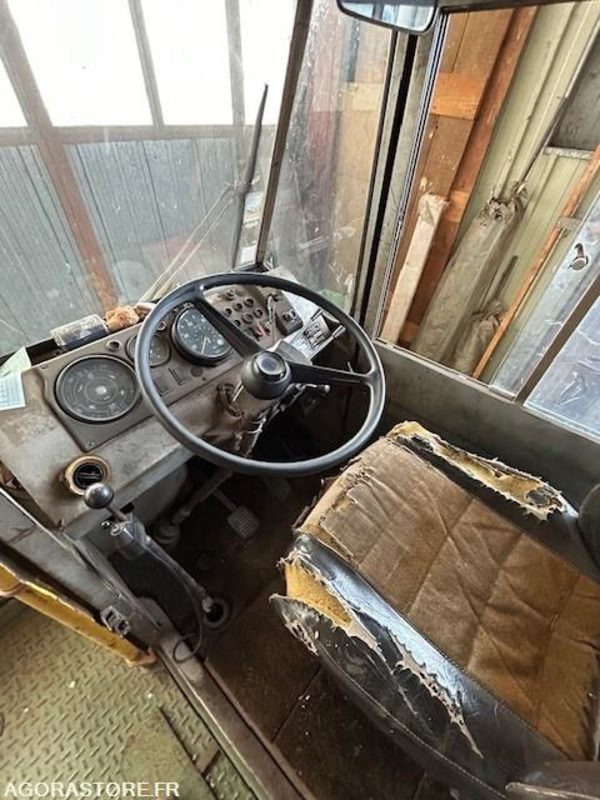 Vrachtwagen CAMION UNIC - 1974 / 82262 KM