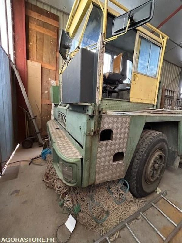 Vrachtwagen CAMION UNIC - 1974 / 82262 KM